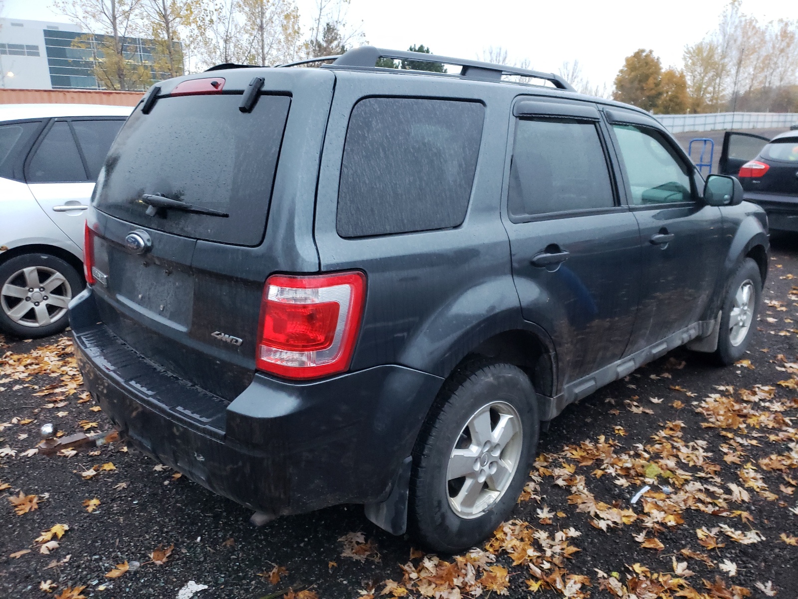 Photo 4 from auction – 2009 FORD ESCAPE XLT with VIN 1FMCU93G39KB85401