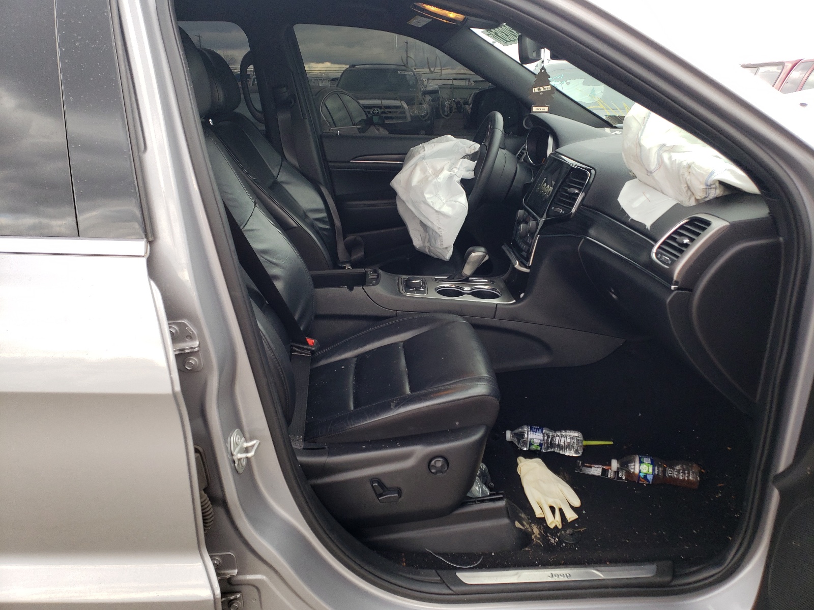 Photo 5 from auction – 2019 JEEP GRAND CHER with VIN 1C4RJFBG6KC665486