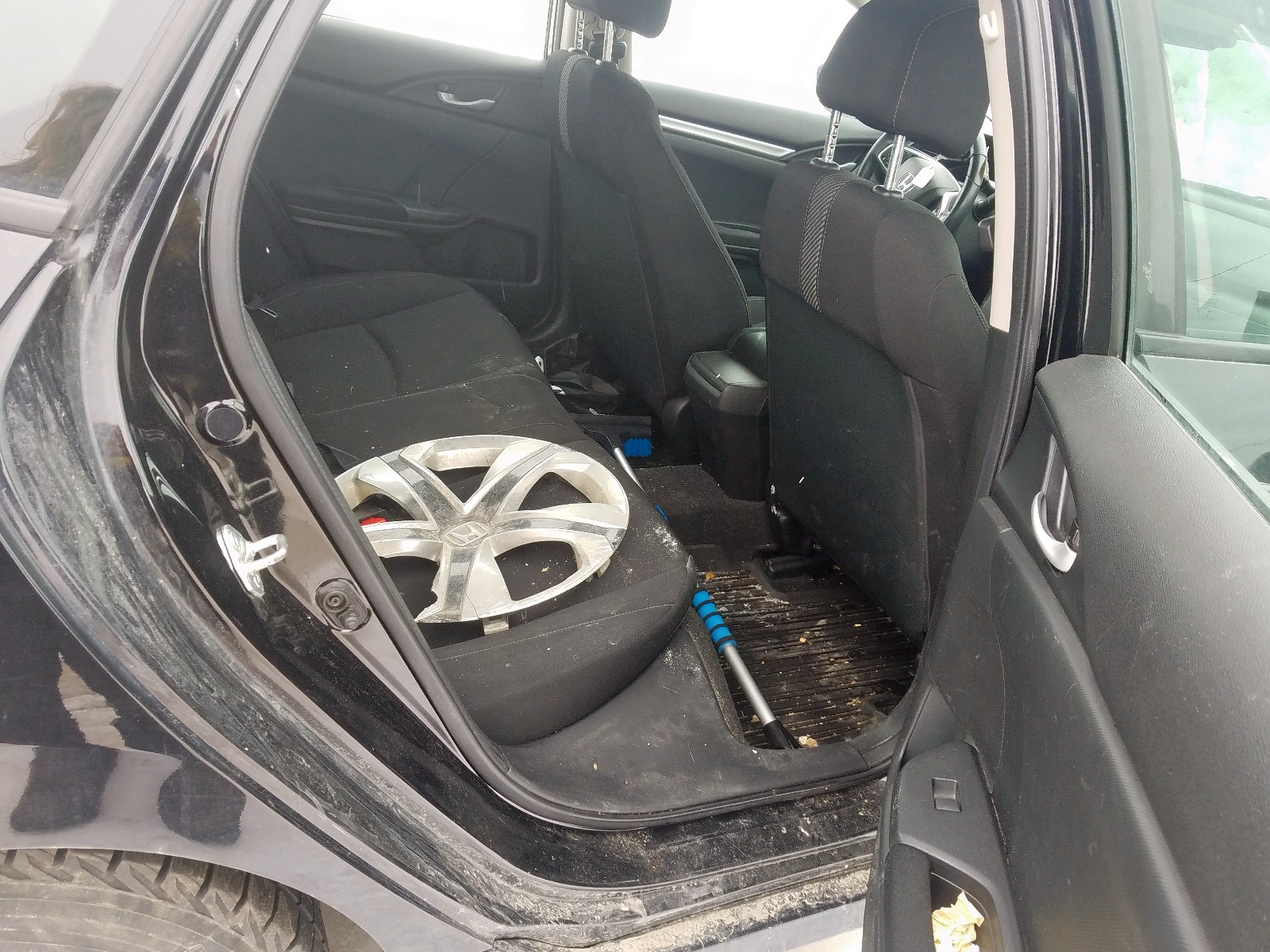 Photo 6 from auction – 2018 HONDA CIVIC LX with VIN 2HGFC2F60JH010096