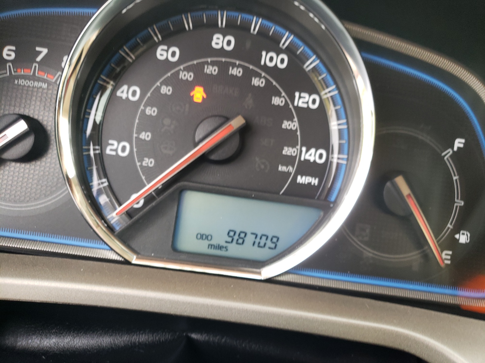 Photo 8 from auction – 2013 TOYOTA RAV4 LIMIT with VIN 2T3YFREV5DW058391