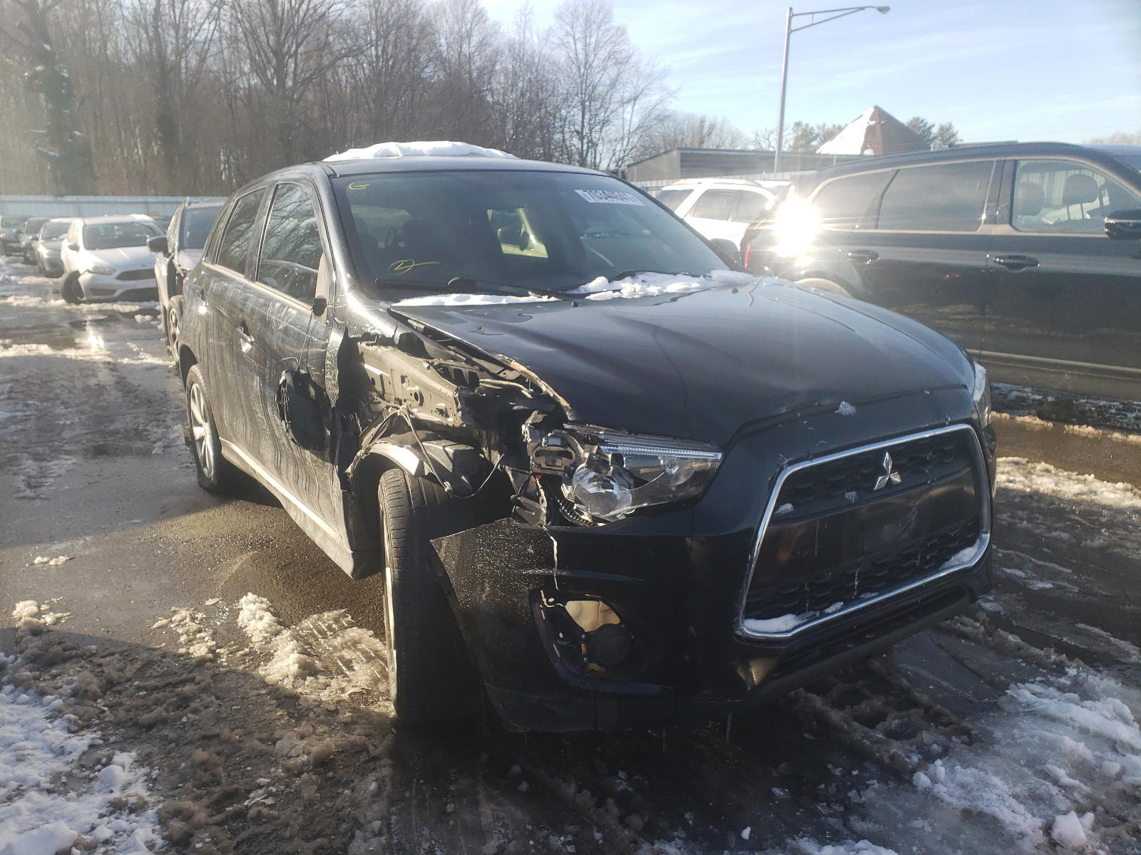 MITSUBISHI OUTLANDER 2015 with VIN 4A4AR3AU6FE008928 - Photo from auction