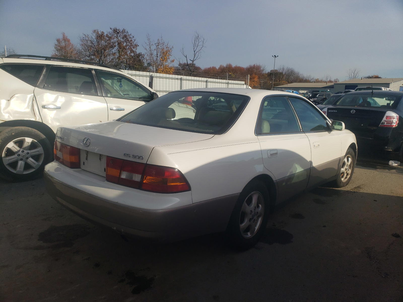 Photo 4 from auction – 1998 LEXUS ES 300 with VIN JT8BF28G1W5026976