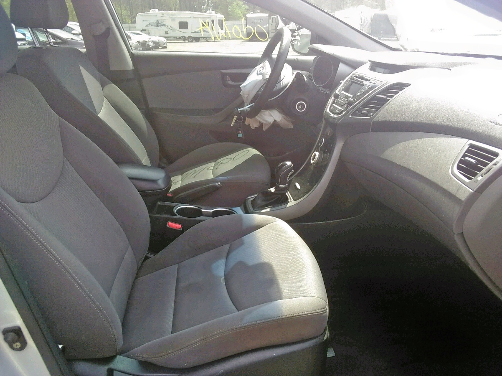 Photo 5 from auction – 2015 HYUNDAI ELANTRA SE with VIN KMHDH4AE3FU328862