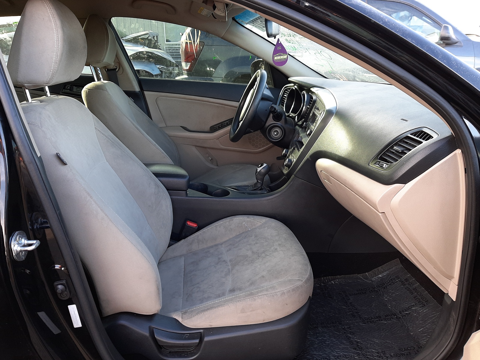 Photo 5 from auction – 2012 KIA OPTIMA LX with VIN 5XXGM4A78CG059810