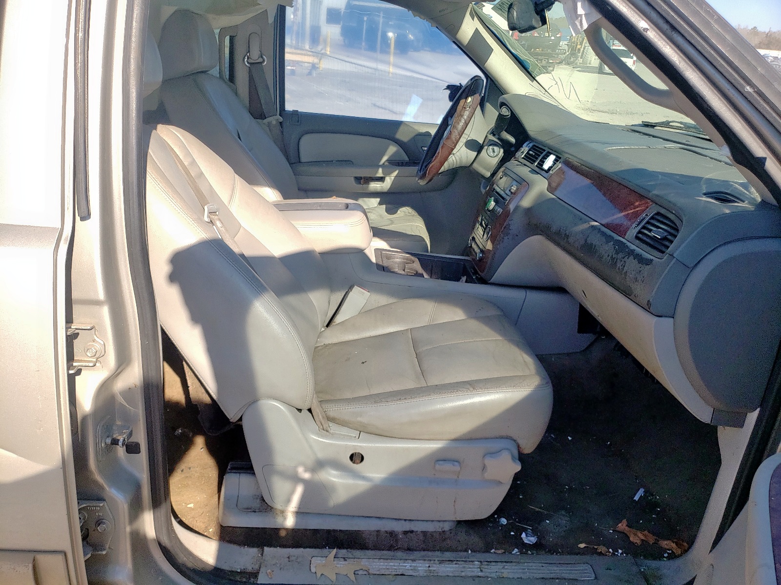 Photo 5 from auction – 2008 CHEVROLET SUBURBAN C with VIN 3GNFC16068G198919