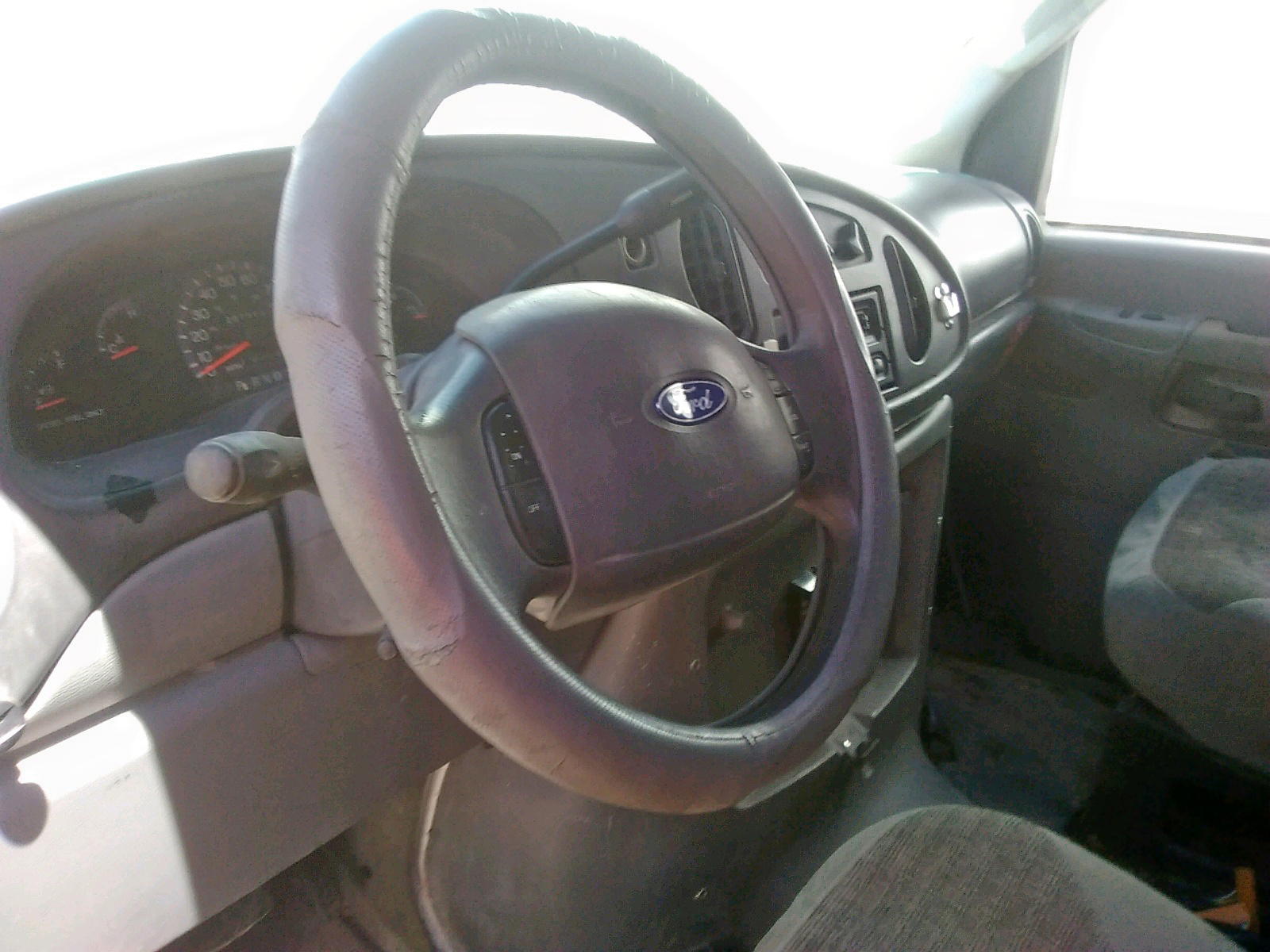 Photo 9 from auction – 2003 FORD ECONOLINE with VIN 1FDXE45F83HA16033