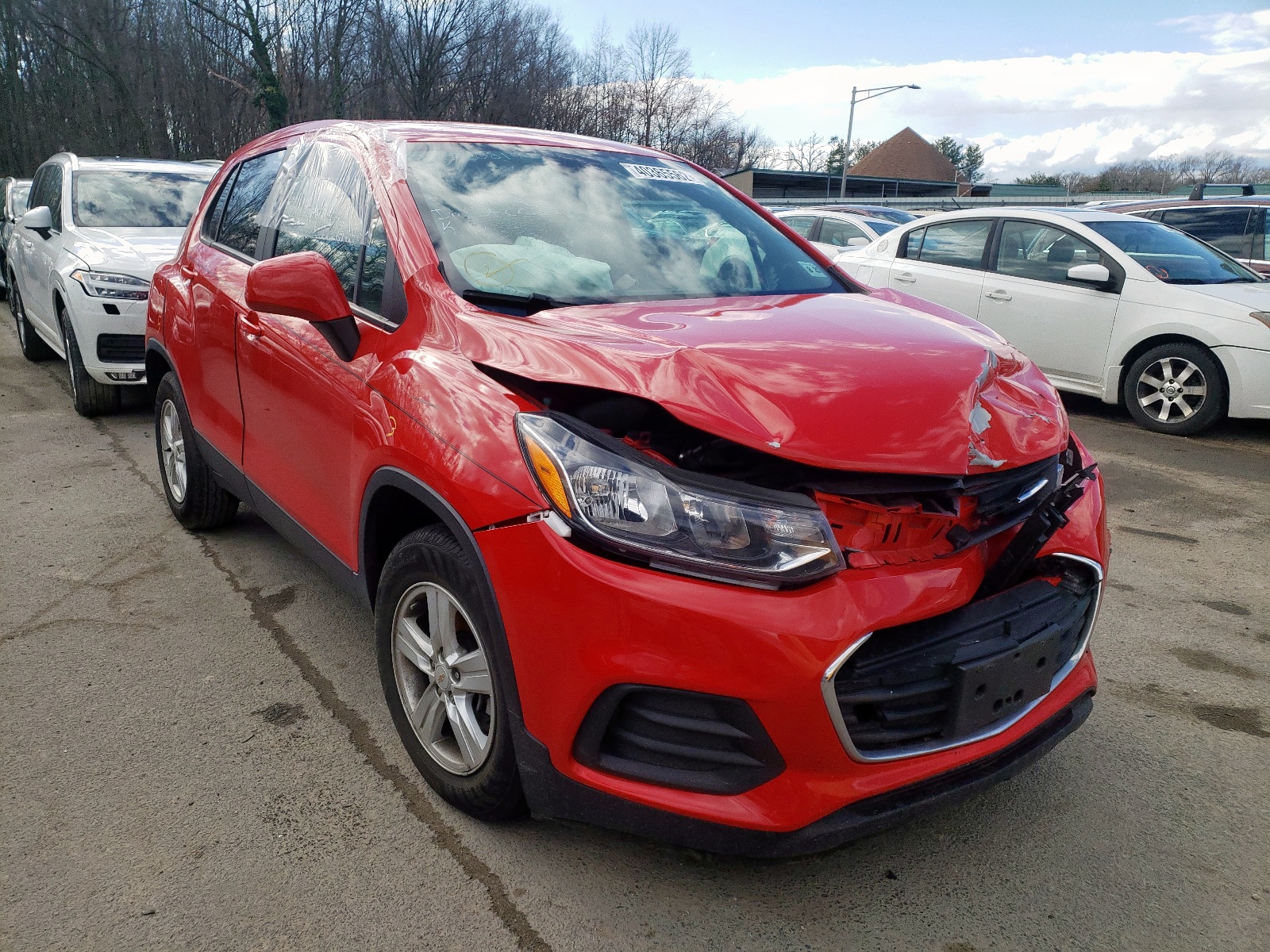 CHEVROLET TRAX LS 2020 with VIN KL7CJKSB4LB345056 - Photo from auction