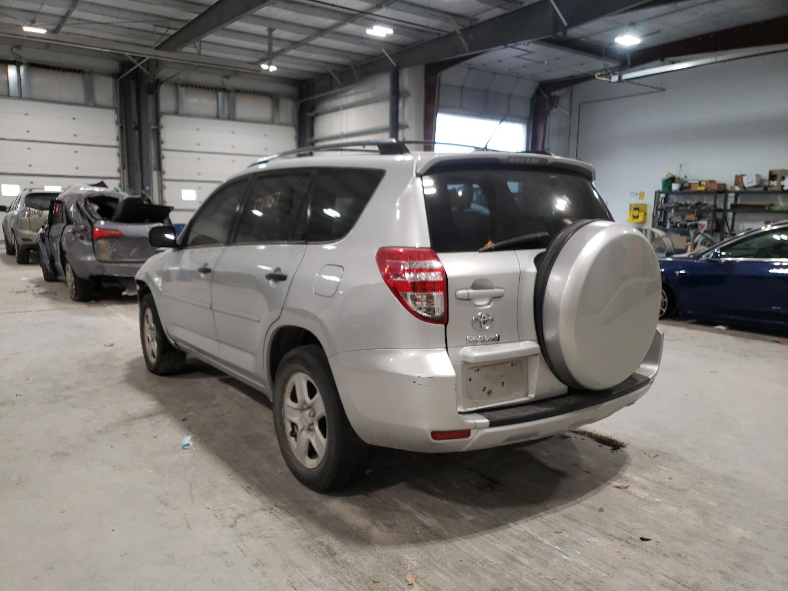 Photo 3 from auction – 2011 TOYOTA RAV4 with VIN 2T3BF4DVXBW085450