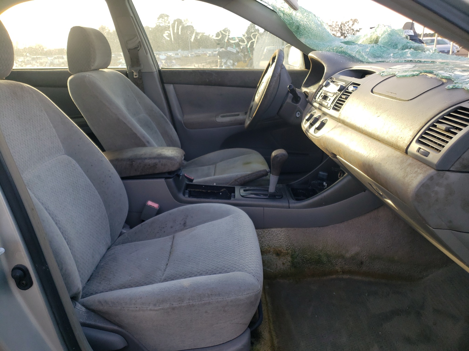 Photo 5 from auction – 2003 TOYOTA CAMRY LE with VIN 4T1BE32K63U643018