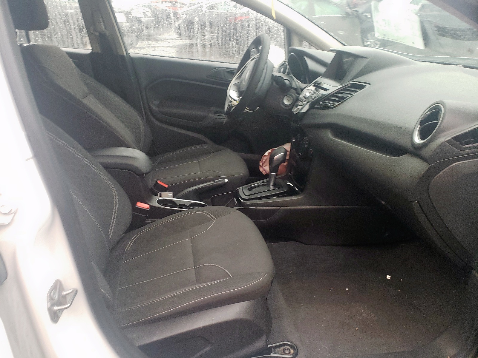 Photo 5 from auction – 2019 FORD FIESTA SE with VIN 3FADP4EJ7KM148559