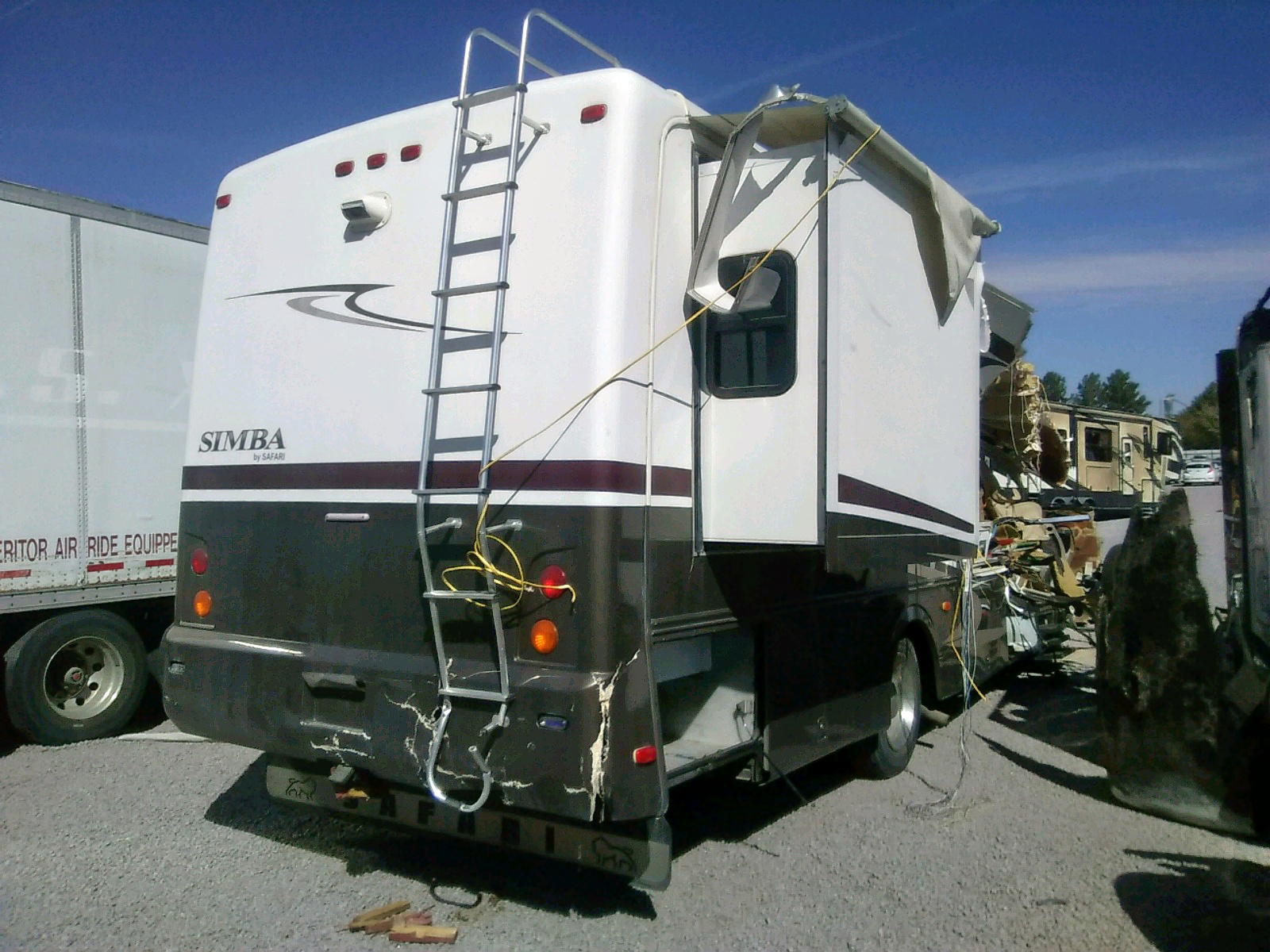 Photo 4 from auction – 2004 MNAC MOTORHOME with VIN 5B4MP67G743389667