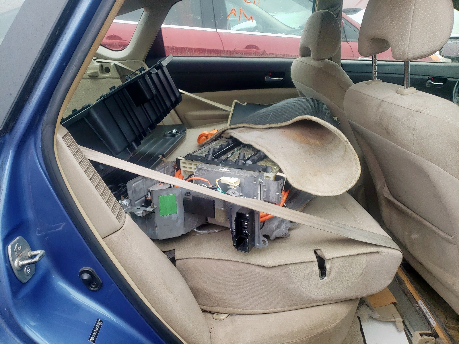 Photo 6 from auction – 2005 TOYOTA PRIUS with VIN JTDKB20U457039920