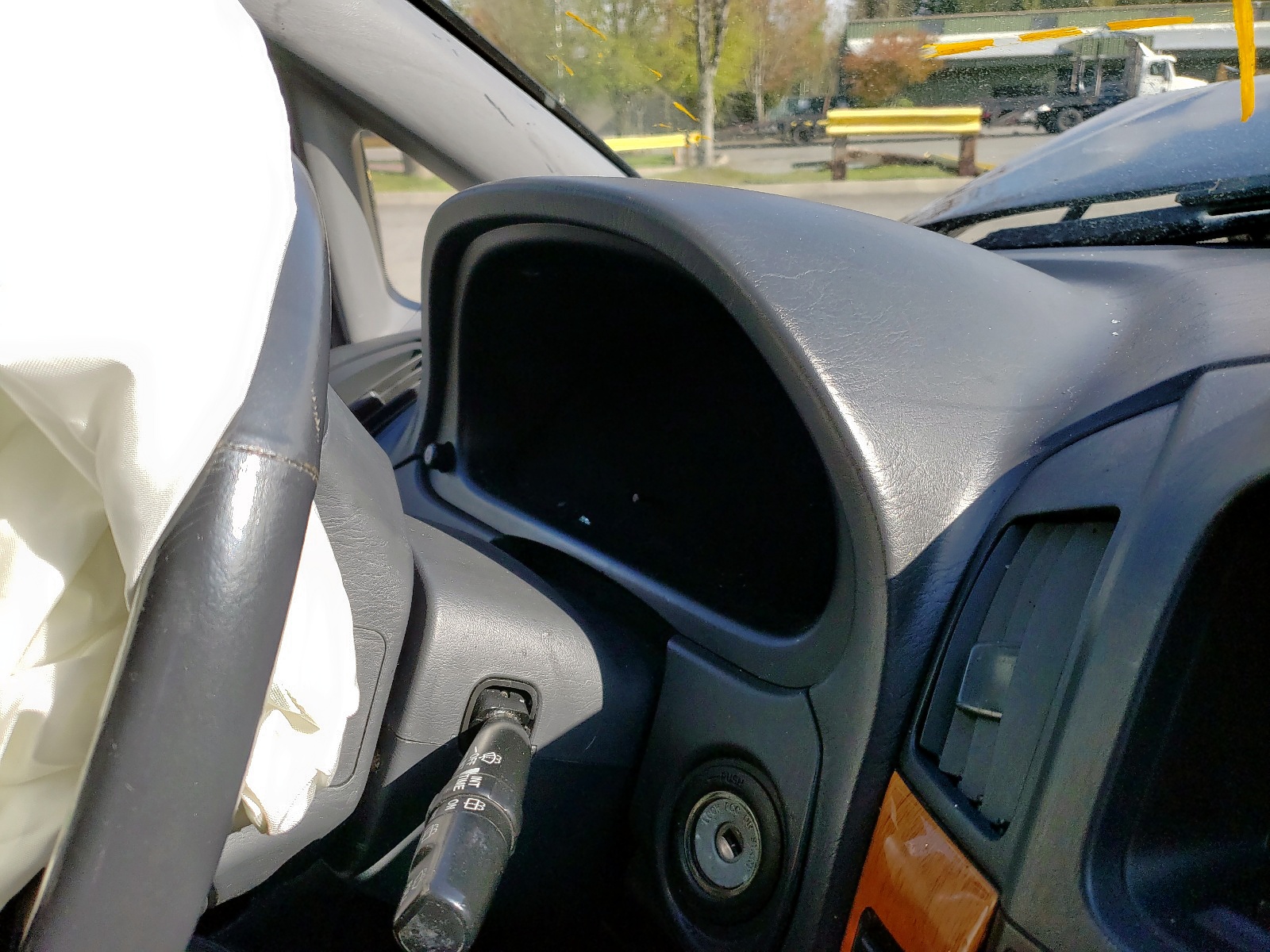 Photo 9 from auction – 2000 LEXUS RX 300 with VIN JT6HF10UXY0114553