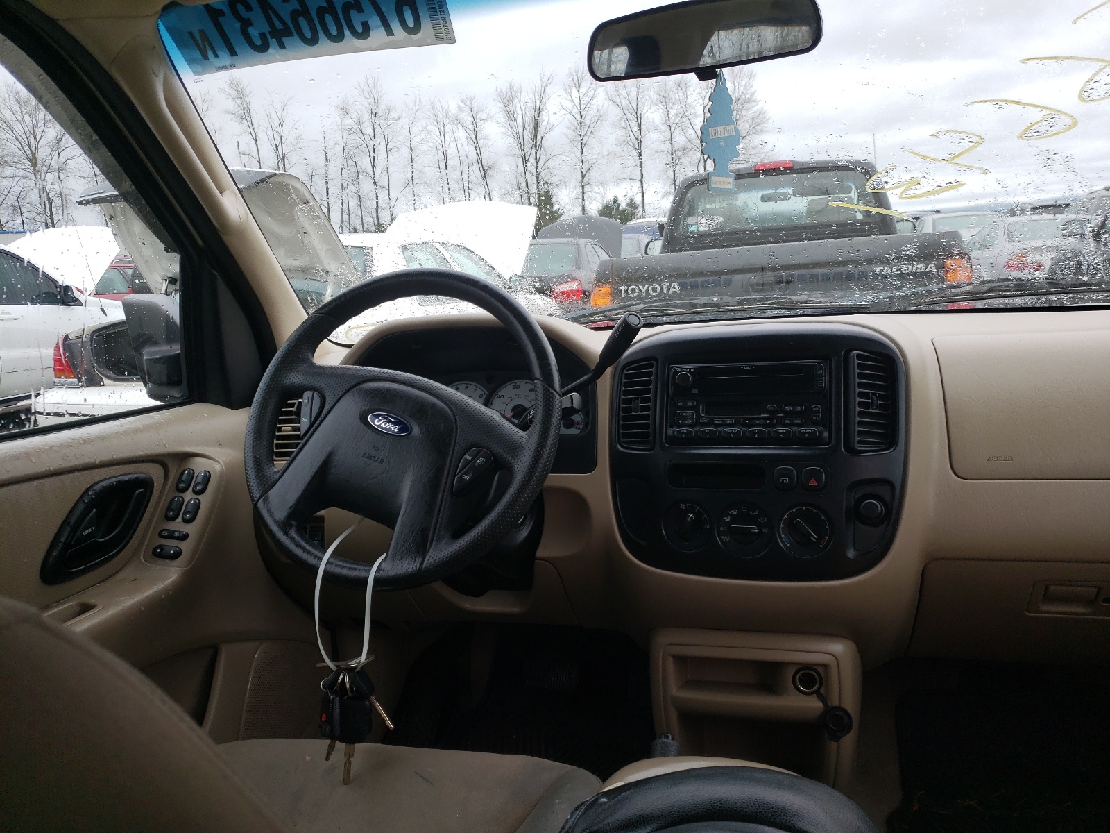 Photo 9 from auction – 2003 FORD ESCAPE XLS with VIN 1FMYU02153KB24055