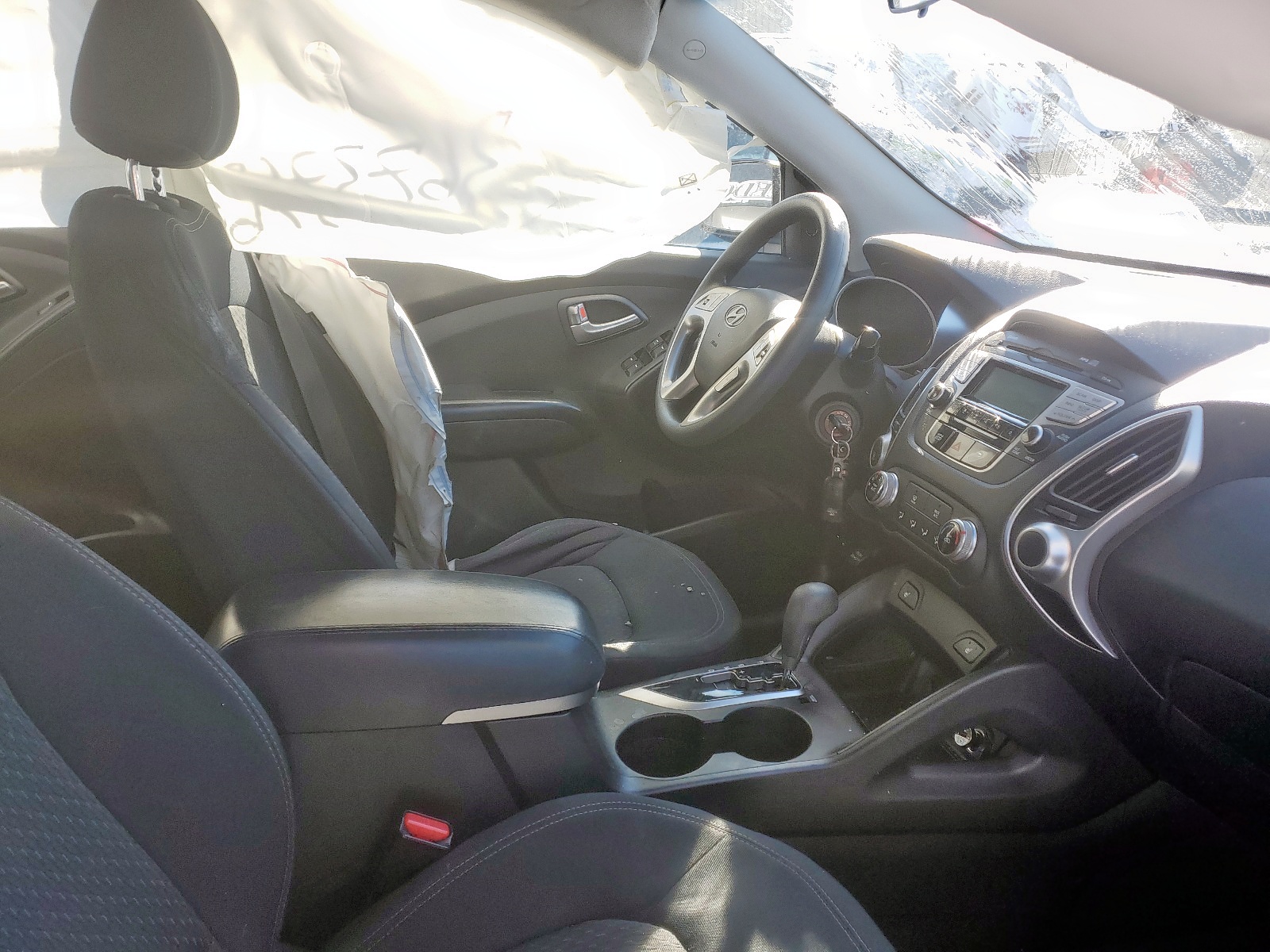 Photo 5 from auction – 2013 HYUNDAI TUCSON GL with VIN KM8JT3AC3DU739931
