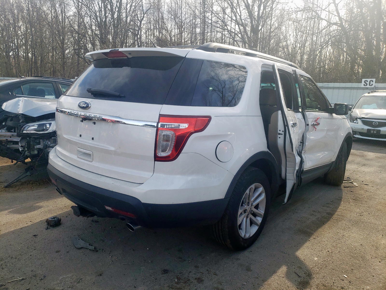 Photo 4 from auction – 2011 FORD EXPLORER X with VIN 1FMHK7D81BGA83241