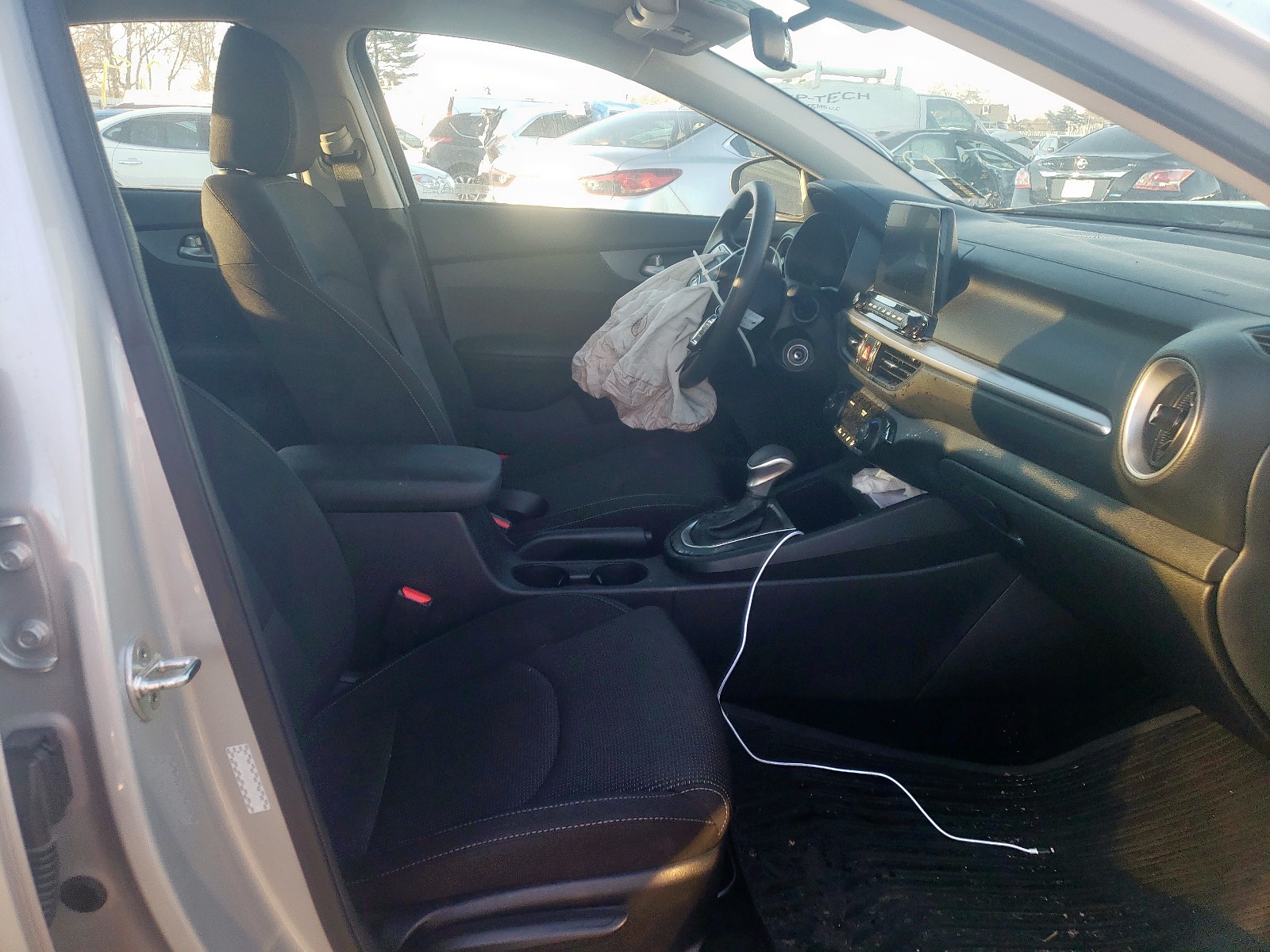 Photo 5 from auction – 2019 KIA FORTE FE with VIN 3KPF24AD6KE107173
