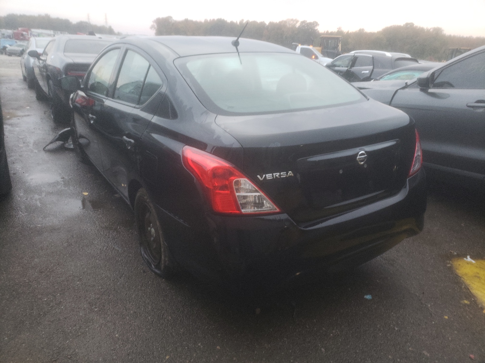 Photo 3 from auction – 2017 NISSAN VERSA S with VIN 3N1CN7AP5HL863980