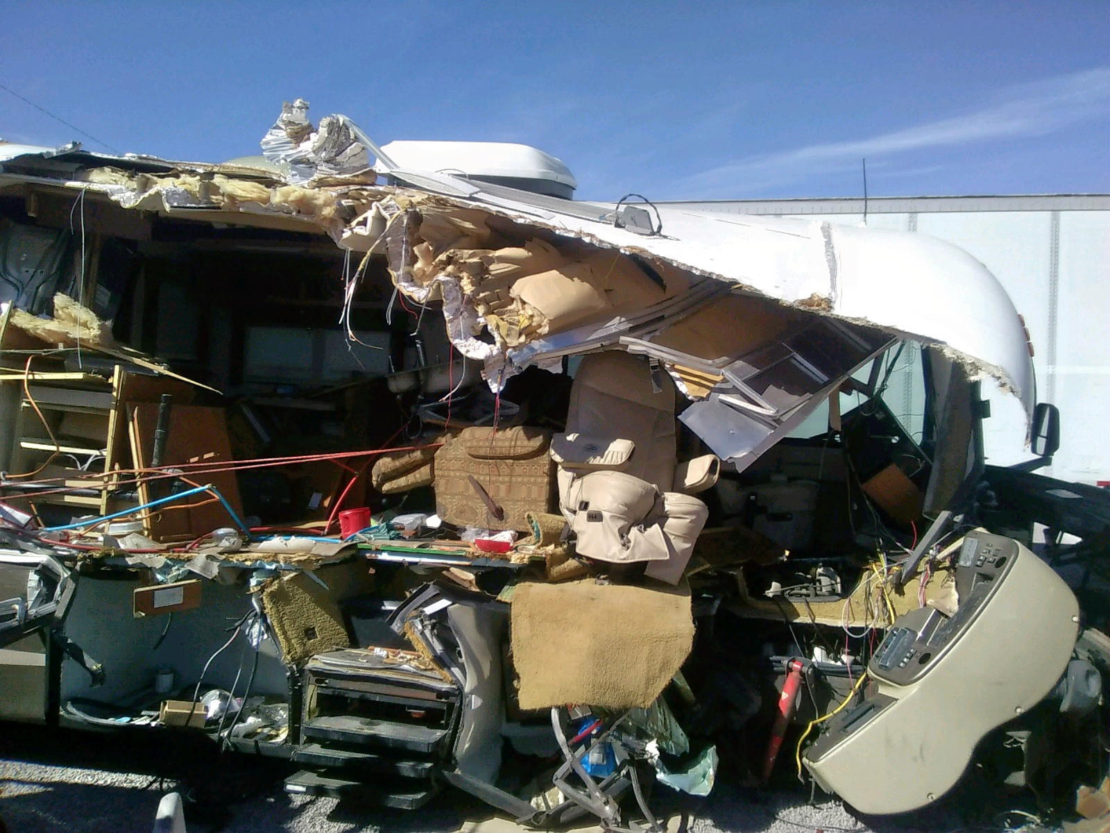Photo 10 from auction – 2004 MNAC MOTORHOME with VIN 5B4MP67G743389667