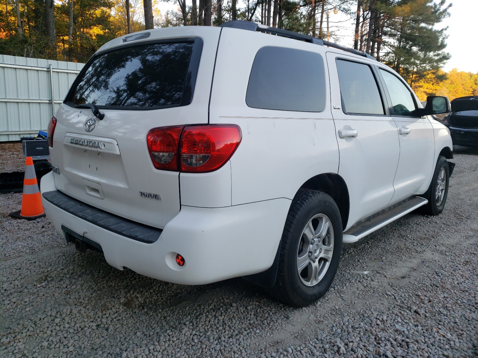 Photo 4 from auction – 2008 TOYOTA SEQUOIA SR with VIN 5TDZY64A78S000169