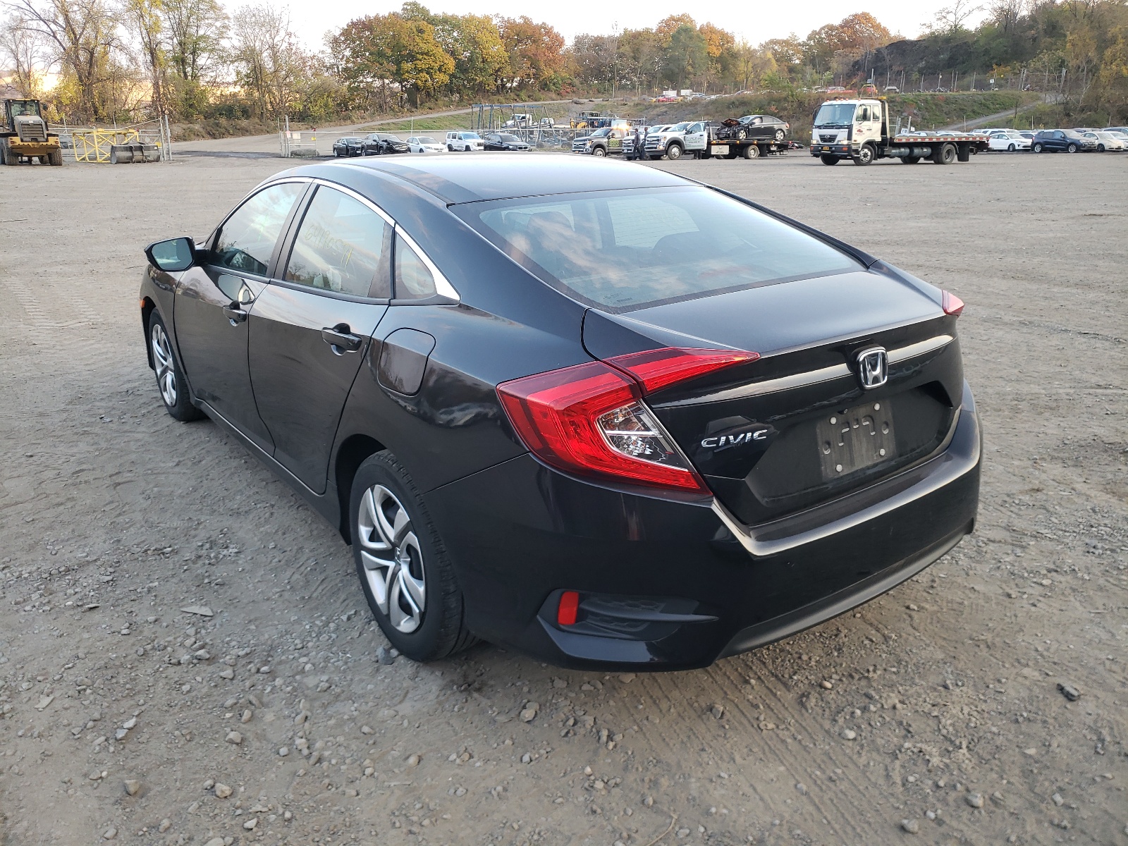 Photo 3 from auction – 2017 HONDA CIVIC LX with VIN 19XFC2F50HE232276