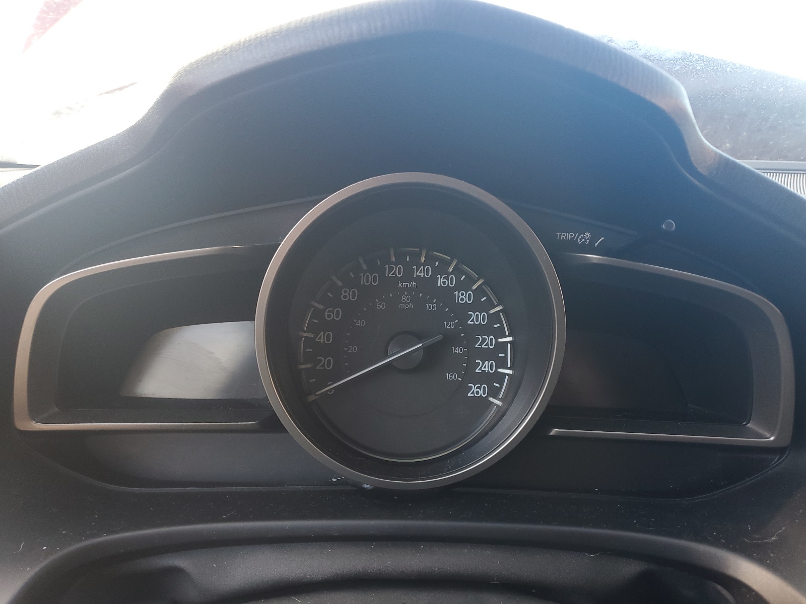 Photo 8 from auction – 2018 MAZDA 3 TOURING with VIN JM1BN1V74J1198163