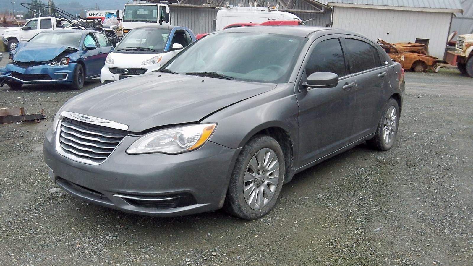 Photo 2 from auction – 2013 CHRYSLER 200 LX with VIN 1C3CCBAB8DN569577