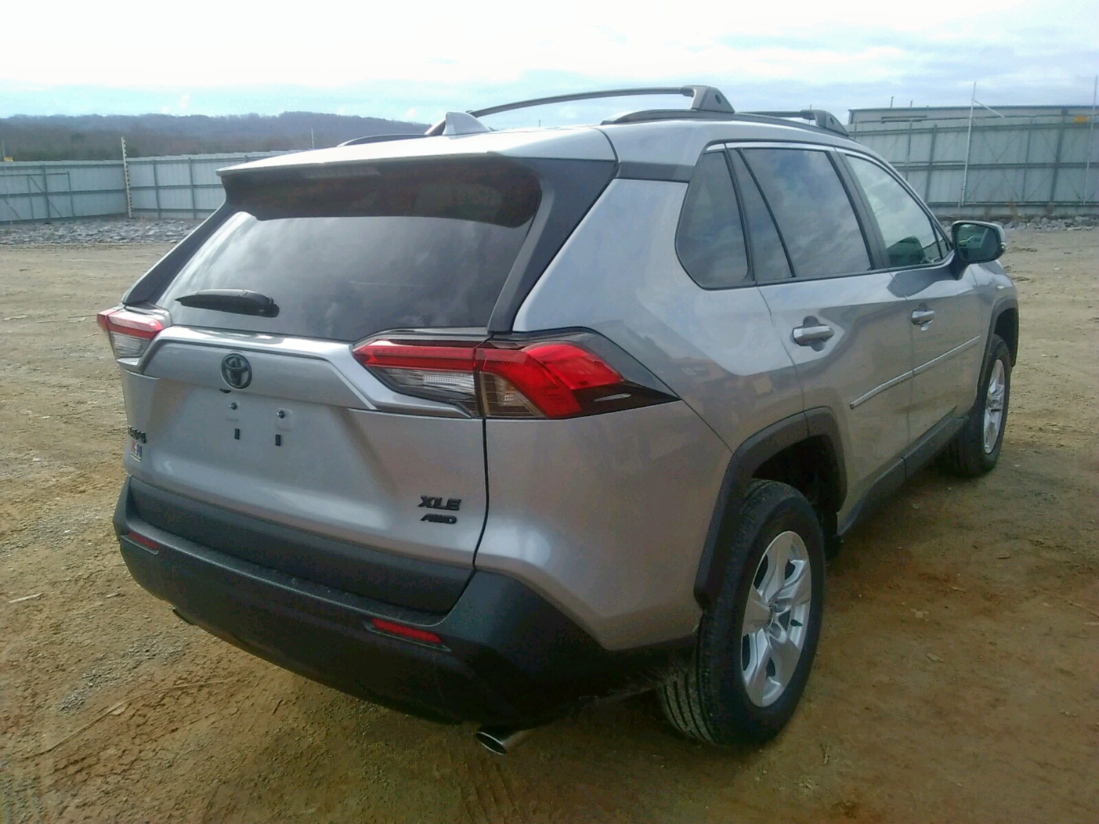 Photo 4 from auction – 2021 TOYOTA RAV4 XLE with VIN 2T3P1RFV5MC249982