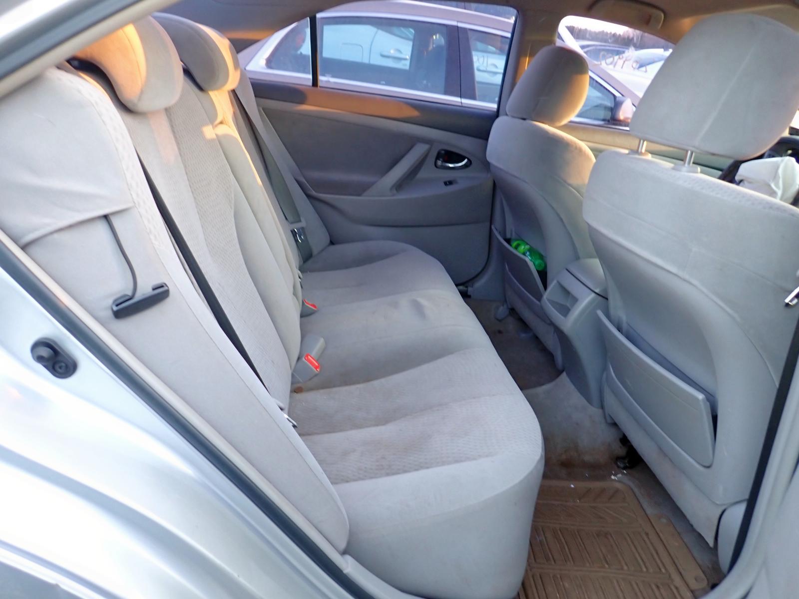 Photo 6 from auction – 2011 TOYOTA CAMRY with VIN 4T1BF3EK4BU118174