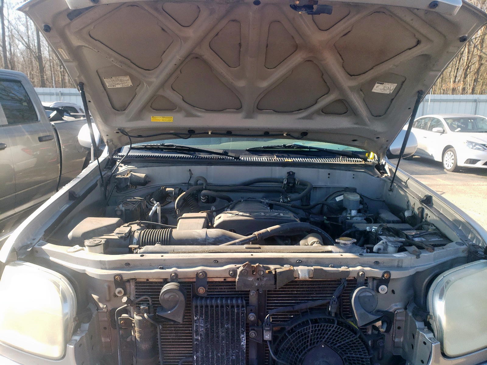 Photo 17 from auction – 2004 TOYOTA SEQUOIA SR with VIN 5TDBT44A34S221573