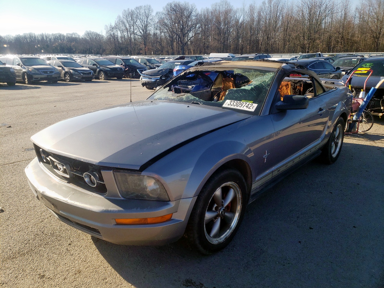 Photo 2 from auction – 2006 FORD MUSTANG with VIN 1ZVHT84N765102421