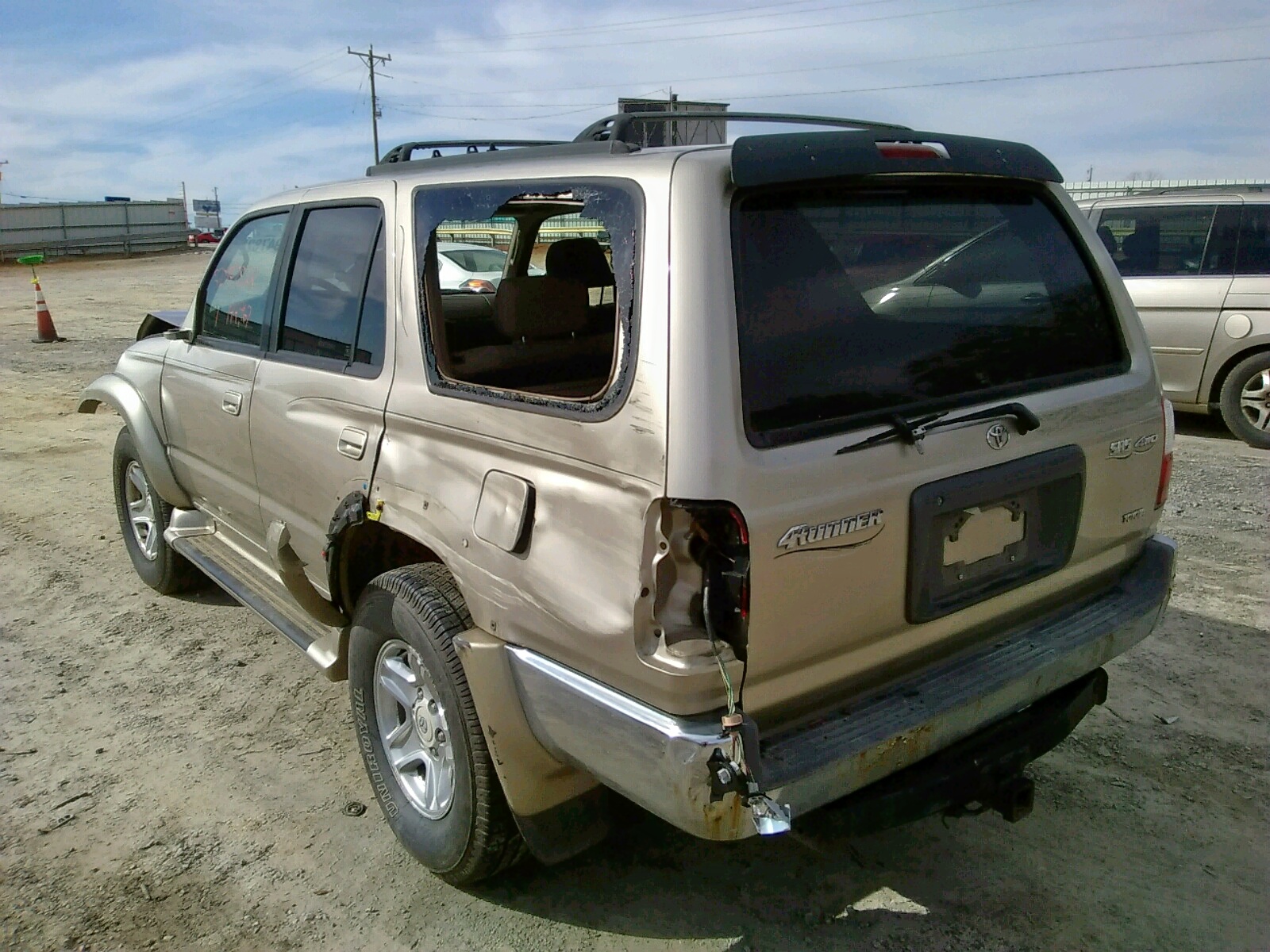 Photo 3 from auction – 2001 TOYOTA 4RUNNER SR with VIN JT3HN86R019053582