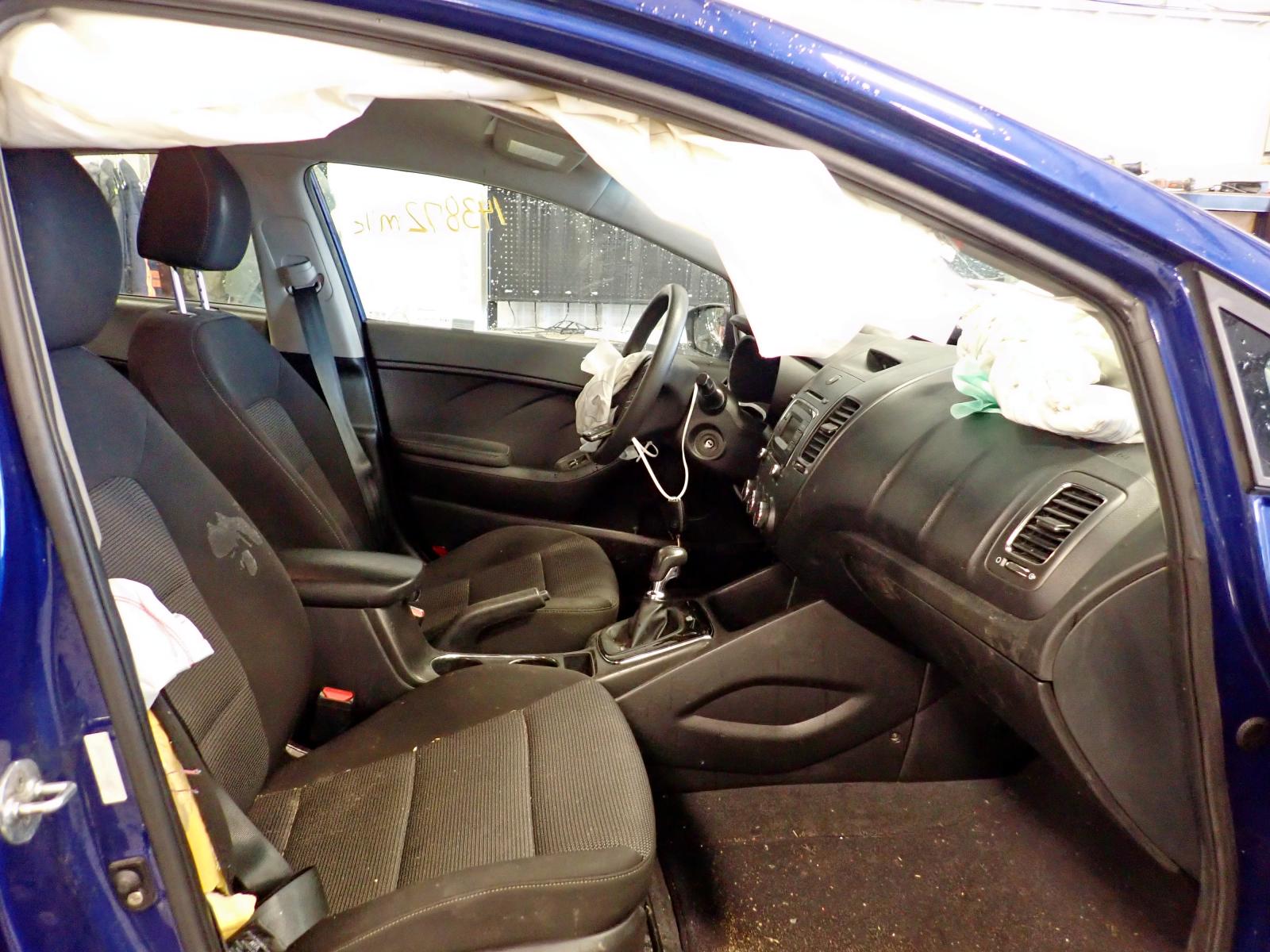 Photo 5 from auction – 2017 KIA FORTE LX with VIN 3KPFK4A79HE087570