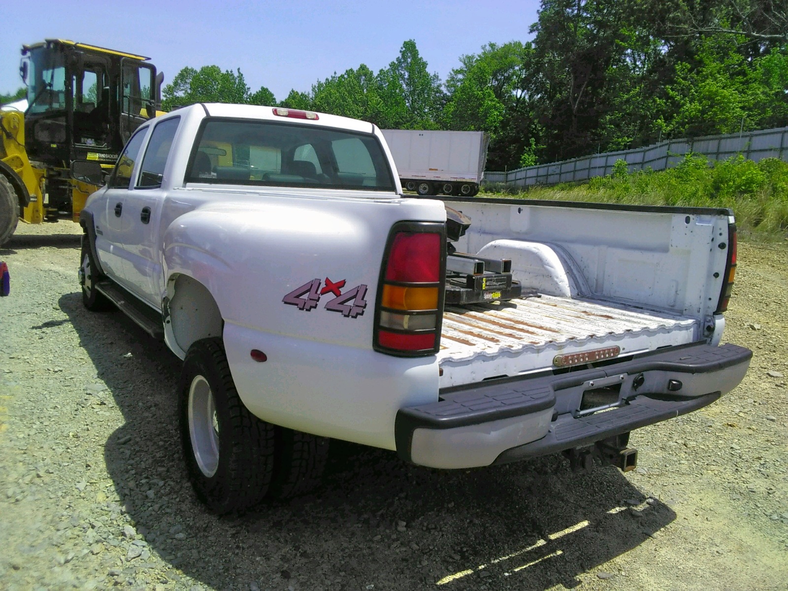 Photo 3 from auction – 2003 GMC NEW SIERRA with VIN 1GTJK331X3F154432