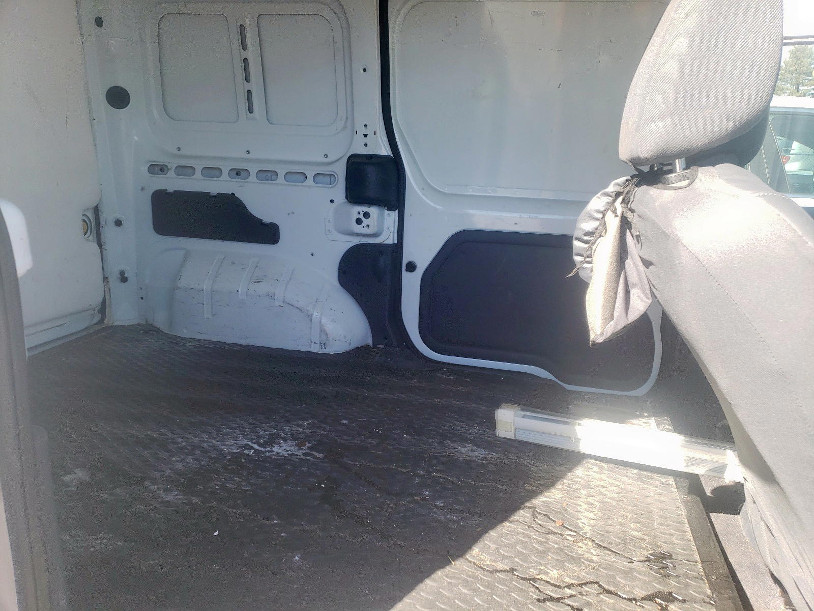 Photo 6 from auction – 2010 FORD TRANSIT with VIN NM0LS7BN2AT020322