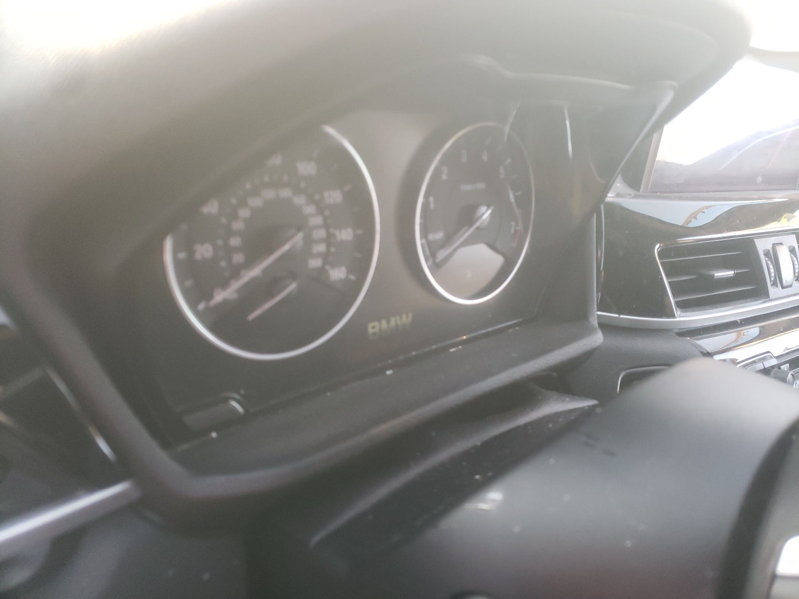 Photo 8 from auction – 2017 BMW X1 XDRIVE2 with VIN WBXHT3C35H5F70288