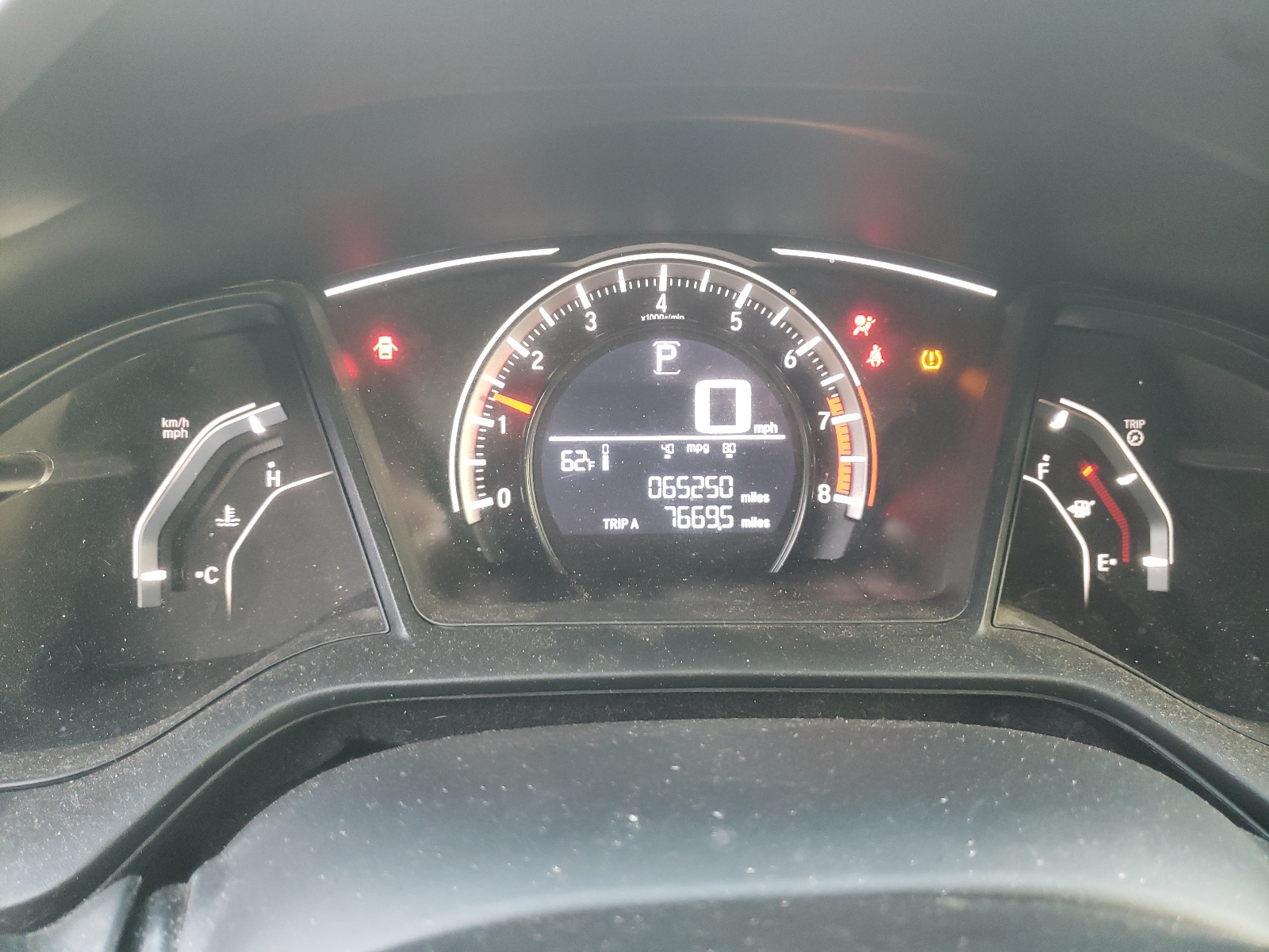 Photo 8 from auction – 2017 HONDA CIVIC LX with VIN 19XFC2F50HE232276