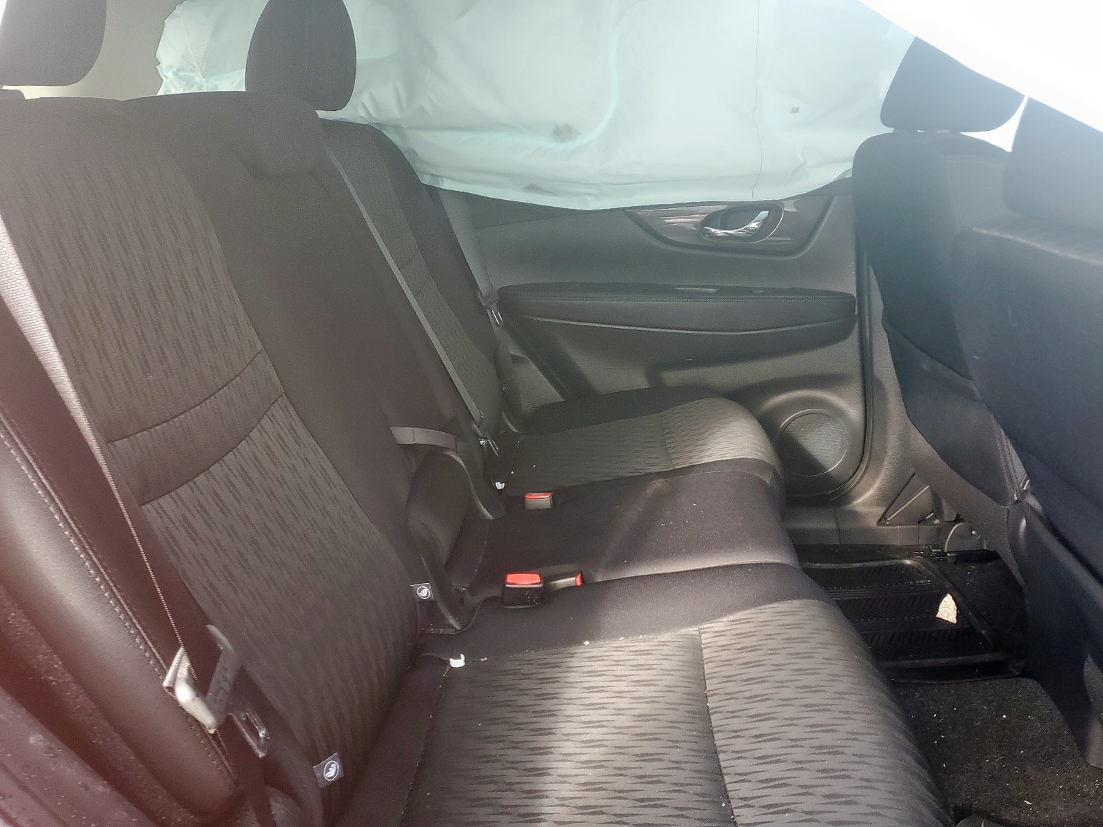 Photo 6 from auction – 2019 NISSAN ROGUE S with VIN 5N1AT2MV2KC708017