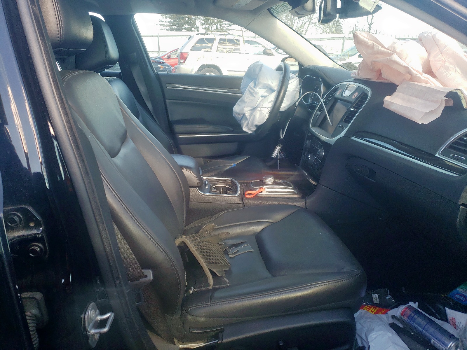 Photo 5 from auction – 2019 CHRYSLER 300 TOURIN with VIN 2C3CCAAG4KH755502