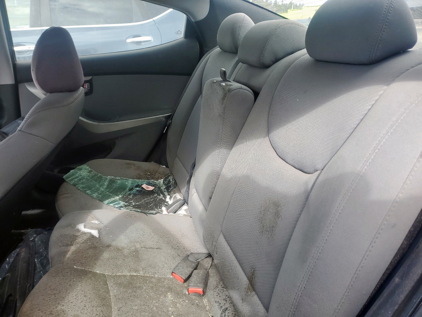 Photo 6 from auction – 2012 HYUNDAI ELANTRA GL with VIN 5NPDH4AEXCH065084