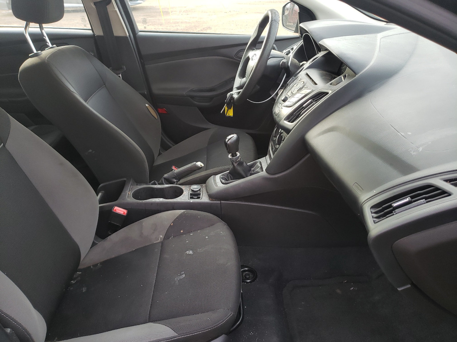 Photo 5 from auction – 2014 FORD FOCUS TITA with VIN 1FADP3E21EL452706