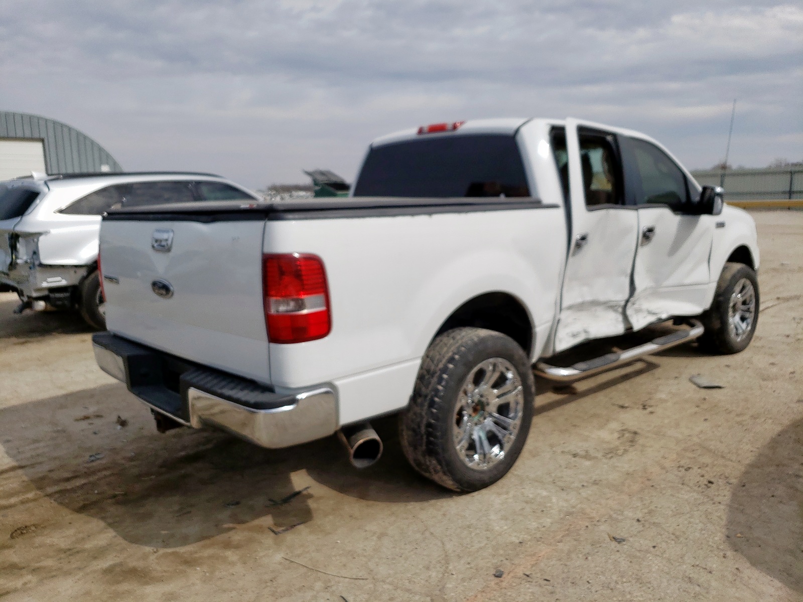 Photo 4 from auction – 2005 FORD F150 SUPER with VIN 1FTPW12545FB56610