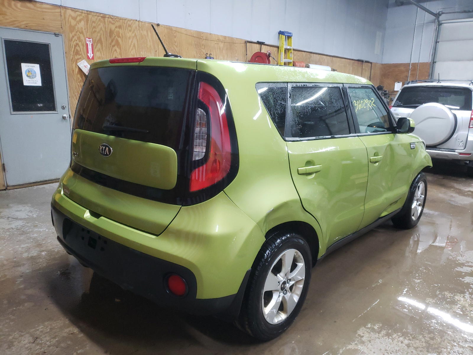 Photo 4 from auction – 2017 KIA SOUL with VIN KNDJN2A27H7879906