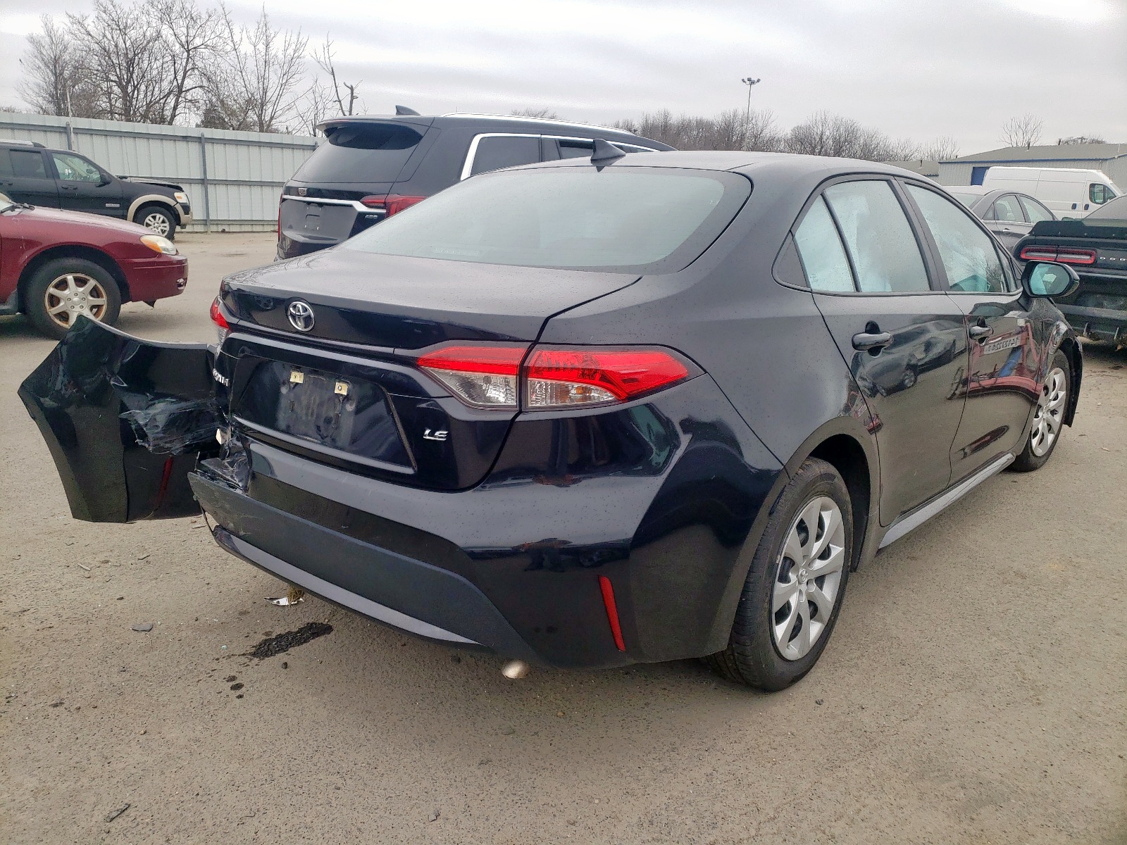 Photo 4 from auction – 2021 TOYOTA COROLLA LE with VIN 5YFEPMAE2MP175171