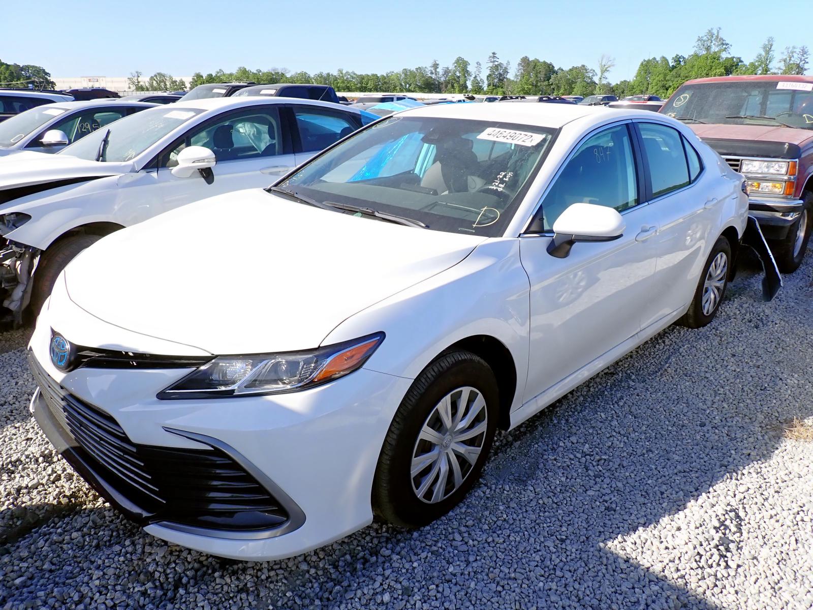 Photo 2 from auction – 2022 TOYOTA CAMRY LE with VIN 4T1C31AK7NU580868