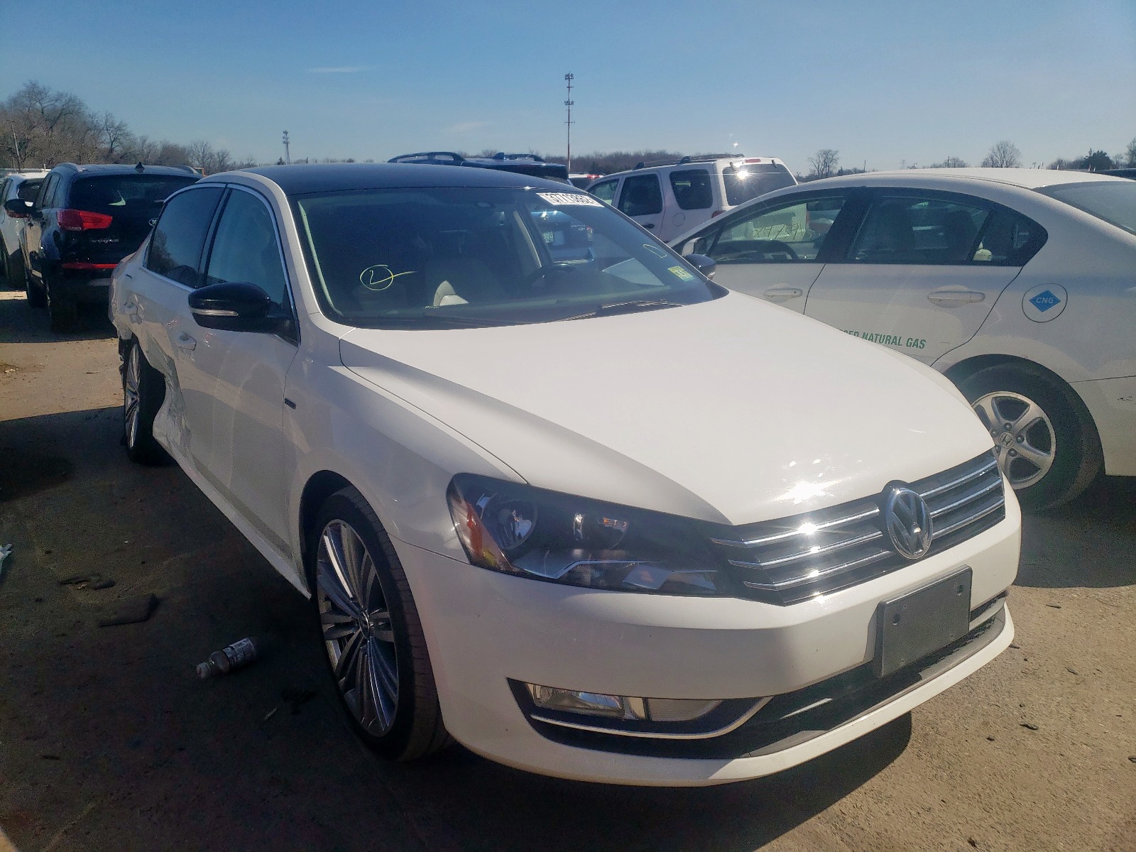 VOLKSWAGEN PASSAT SE 2014 with VIN 1VWBT7A39EC103292 - Photo from auction