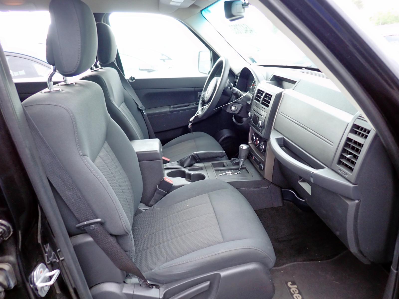 Photo 5 from auction – 2012 JEEP LIBERTY SP with VIN 1C4PJMAK7CW124187