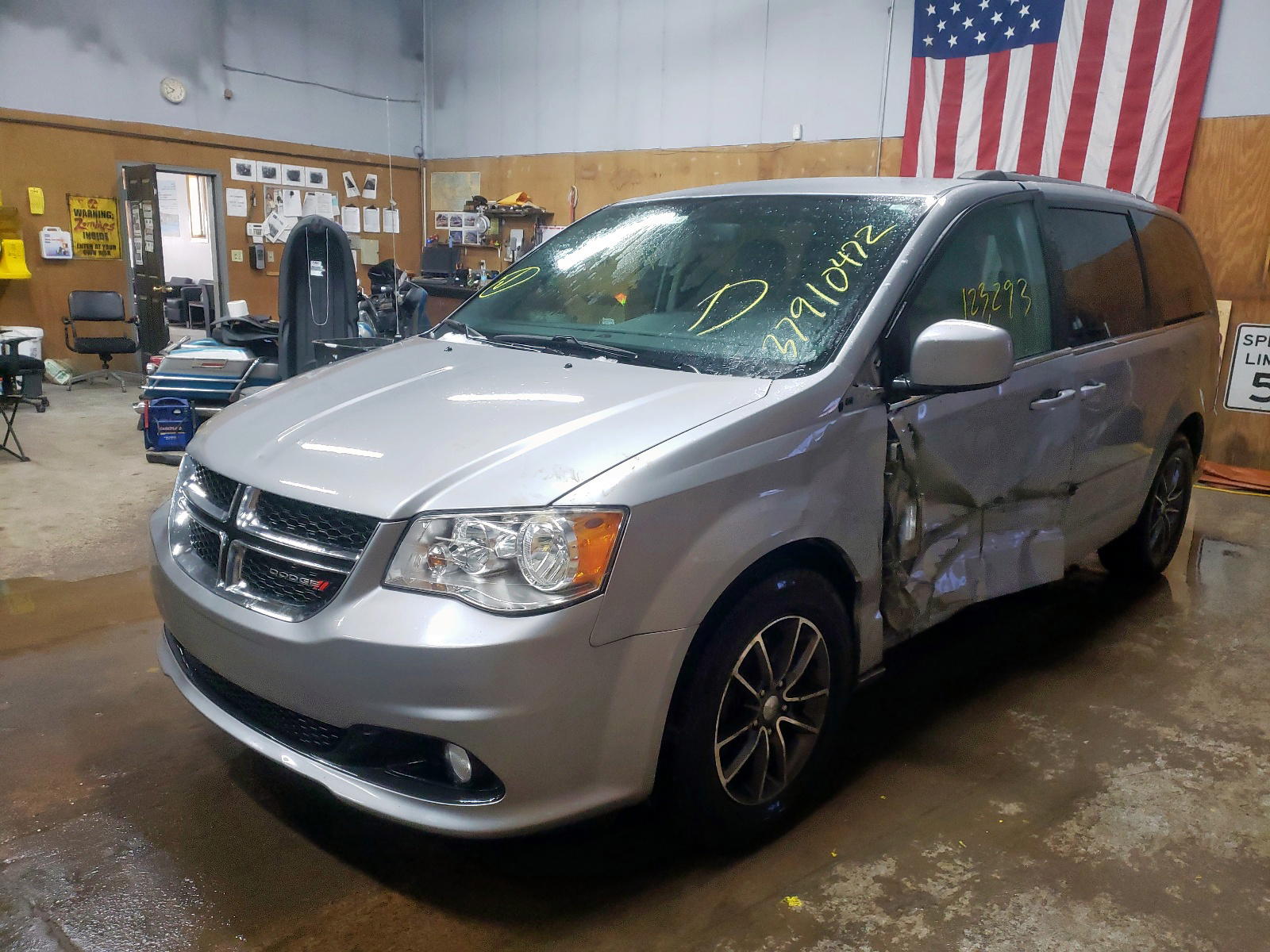 Photo 2 from auction – 2017 DODGE GRAND CARA with VIN 2C4RDGCG9HR860378