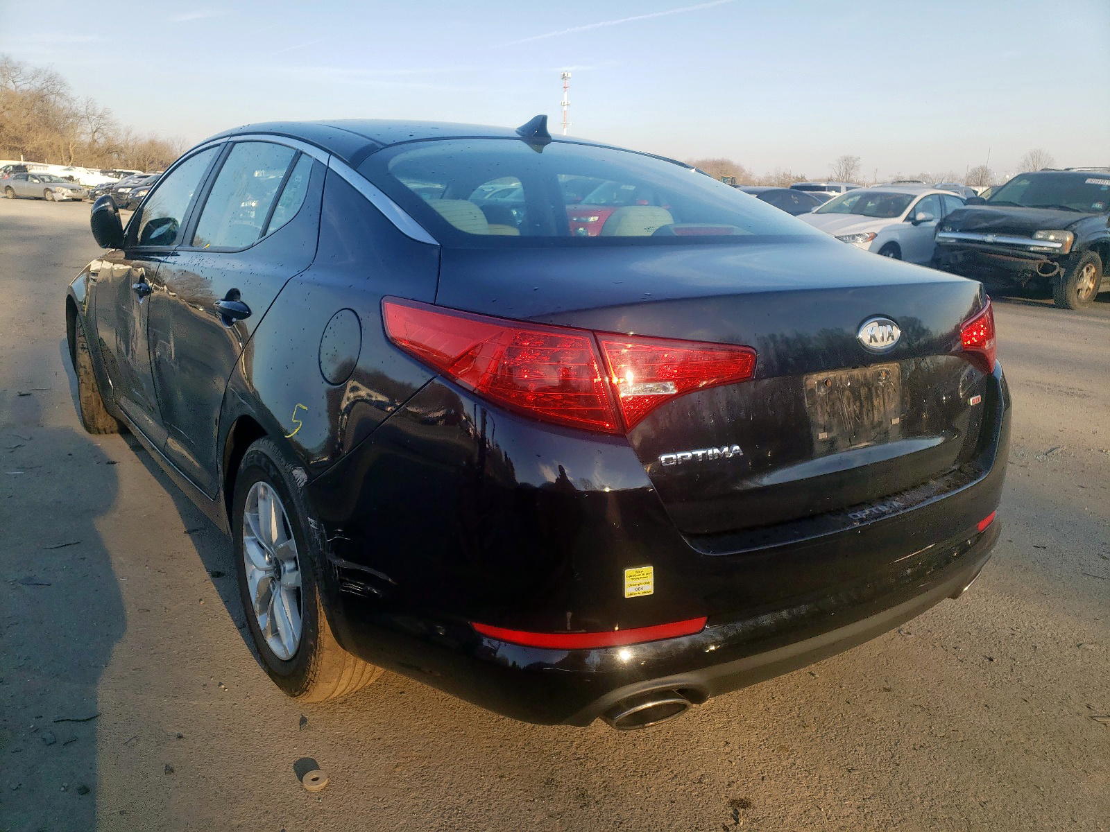 Photo 3 from auction – 2011 KIA OPTIMA LX with VIN KNAGM4A75B5129683