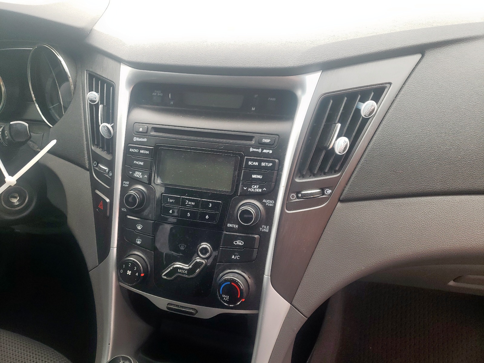Photo 9 from auction – 2012 HYUNDAI SONATA GLS with VIN 5NPEB4AC9CH365333